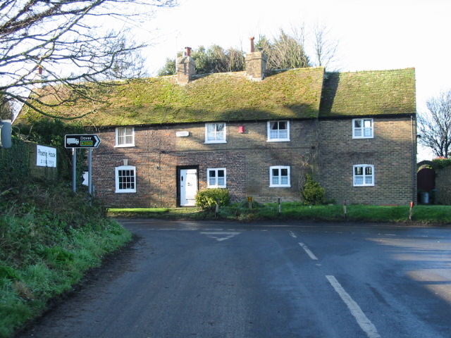 Houses at the junction of The Drove and Deal Road